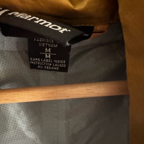 Men’s Marmot “Precip” lightweight rain jacket - Size M - Picture 2 of 6